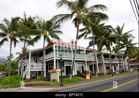 Shops and galleries on the uncluttered main street of Kailua-Kona, Big Island, Hawaii Stock Photo