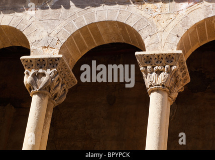Segovia, Segovia Province, Spain. Iglesia de San Martin. Column capitals on Romanesque church of St. Martin. Stock Photo