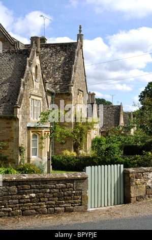 Cottages in Daylesford village, Gloucestershire, England, UK Stock Photo