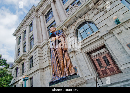 Edward Douglas White statue in front of the Louisiana Supreme Court Building, New Orleans, Louisiana, USA Stock Photo