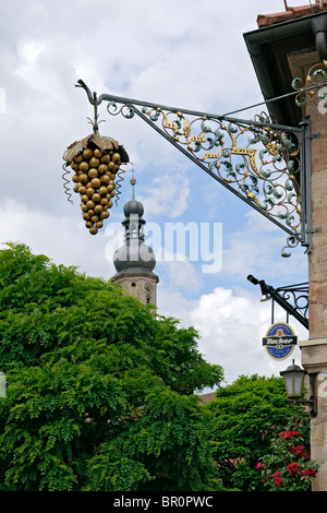 Bunch of grapes on a tavern in Erlangen old town (Altstadt), Franconia, Bavaria, Germany. Stock Photo