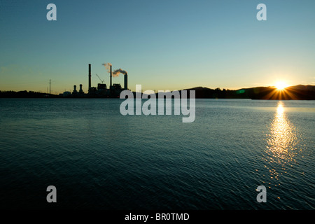 Sunset over Progress Energy's Lake Julian Power Plant and its new scrubber stack in South Asheville, NC. Stock Photo