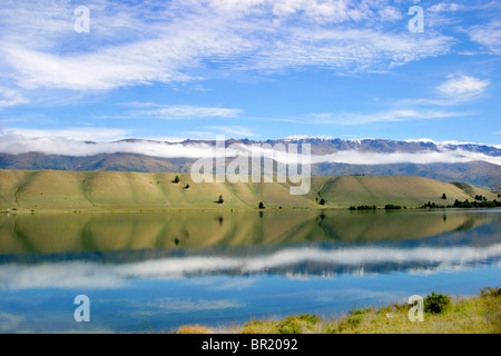 Cromwell, Lake Dunstan, New Zealand. Amazing reflections on man made Lake Dunstan. Stock Photo