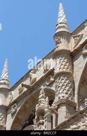 Cloister of the Mosteiro dos Jeronimos (Hieronymites Monastery) in Belem, Lisbon, Portugal Stock Photo