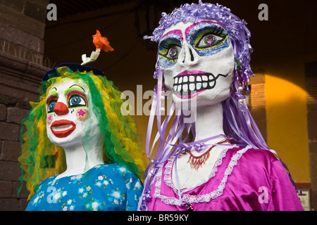 PAPER MACHE GIANTS are part of the annual INDEPENDENCE DAY PARADE in September - SAN MIGUEL DE ALLENDE, MEXICO Stock Photo