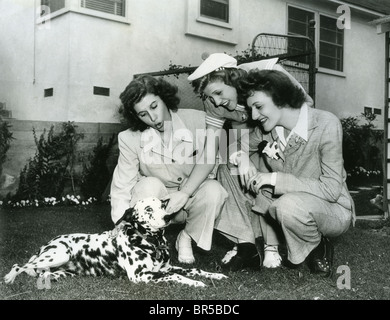 ANDREWS SISTERS - US vocal group from left Maxene, Patty and LaVerne Stock Photo