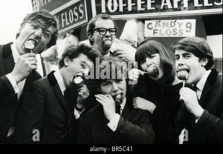 APPLEJACKS - Promotional photo of UK pop group  in 1964 with Megan Davies. Stock Photo