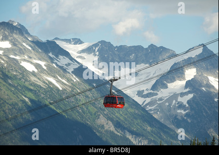 The Peak2Peak gondola between Whistler and Blackcomb Mountains. Summer. Whistler BC, Canada Stock Photo