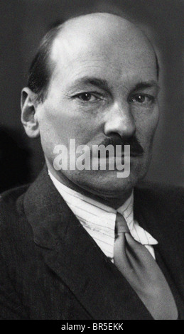 Clement Richard Attlee, 1st Earl Attlee, KG, OM, CH, PC, FRS (3 January 1883 – 8 October 1967) was a British Labour politician. From the archives of Press Portrait Service (formerly Press Portrait Bureau) Stock Photo