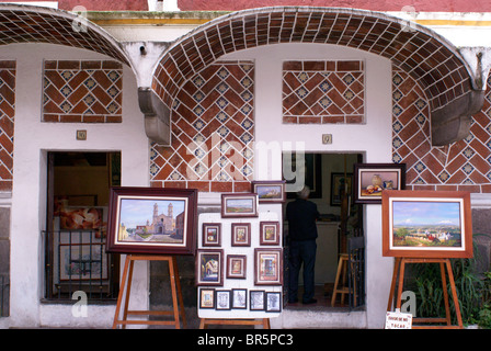 Artists' studios and paintings for sale in the Barrio del Artista or Artist Quarter in the city of Puebla, Mexico Stock Photo
