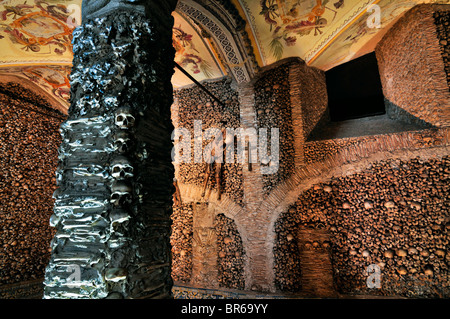 Portugal, Alentejo: Interior of the bone chapel Capela dos Ossos in Évora Stock Photo