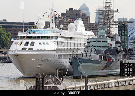 London, Cruise Liner Silver Cloud & HMS Belfast. Stock Photo