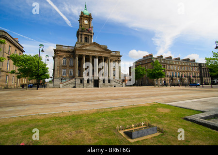 Hamilton Square and Birkenhead Town Hall which is now the Wirral Museum. Stock Photo