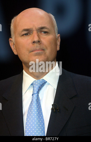 IAIN DUNCAN SMITH MP CONSERVATIVE PARTY LEADER 10 October 2002 CONSERVATIVE CONFERENCE 2002 BOURNEMOUTH ENGLAND Stock Photo