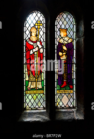 Stained glass window in the West Cloister depicting King Henry II and Thomas a Becket, Chester Cathedral, Cheshire, England, UK Stock Photo