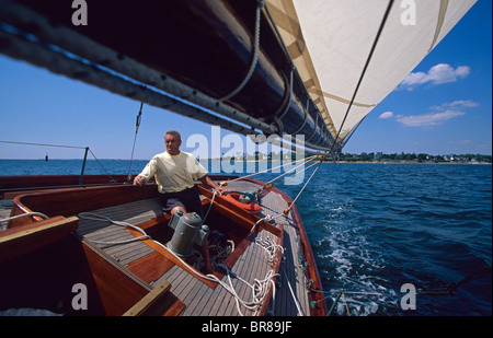 Eric Tabarly helming 'Pen Duick' in 1998. The legendary French sailor was lost at sea Stock Photo