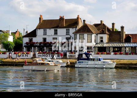 Middlesex, Staines, River Thames Scenic Stock Photo - Alamy