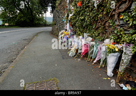 Floral tributes to a road death victim Stock Photo