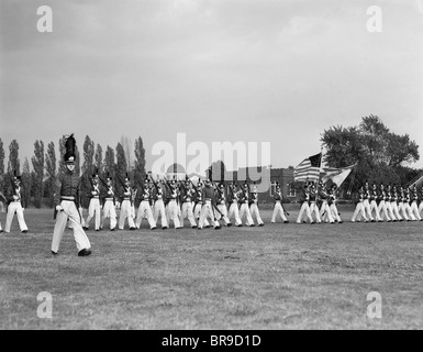 1940s STUDENTS MARCHING PENNSYLVANIA MILITARY COLLEGE IN CHESTER Stock Photo