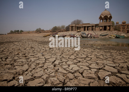 dried ground in the gadi sagar in jaisalmer Stock Photo