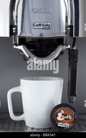 Delonghi capsule coffee machine hi-res stock photography and images - Alamy