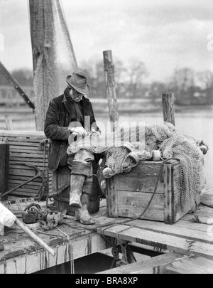 1910s-old-man-fisherman-