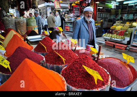 Spice shop in the Misir Carsisi (Egyptian bazaar). Istanbul. Turkey. Stock Photo