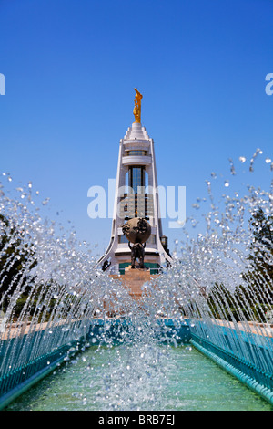 Turkmenistan - Ashgabat - fountains and the Arch of Neutrality Stock Photo