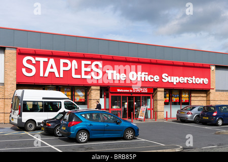 Staples office superstore, Leeds Road Retail Park, Leeds Road, Huddersfield, West Yorkshire, England, UK Stock Photo