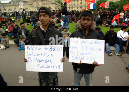 FRANCE Ile de France Paris Esplanade des Invalides Pro Tamil protest demonstration in capital city Stock Photo