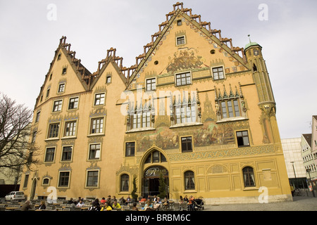 The painted facade of the medieval Ulmer Rathaus (Town Hall) shows scenes from German history, Ulm, Baden-Wuerttemberg, Germany Stock Photo