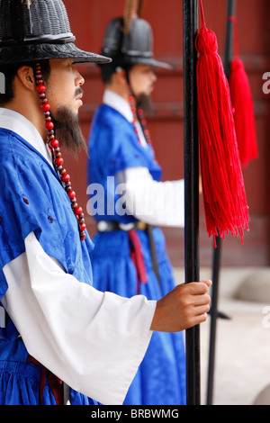 Royal guards changing ceremony, Changdeokgung Palace, Seoul, South Korea Stock Photo