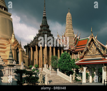 Wat Phra Kaew, (Temple of the Emerald Buddha), in the Grand Palace, Bangkok Thailand Stock Photo