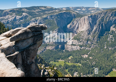 Overhanging Rock seen from Glacier Point, Yosemite National Park, California, USA Stock Photo