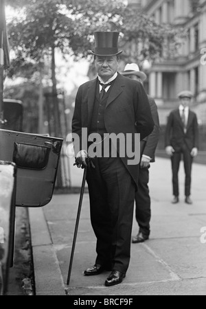 Vintage photo c1917 of British newspaper and publishing magnate Lord Northcliffe (Alfred Harmsworth, 1st Viscount Northcliffe). Stock Photo