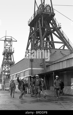 Miners coming off shift at Granville Colliery in 1974 PICTURE BY DAVID BAGNALL Coal miner miners mining Britain Uk Stock Photo