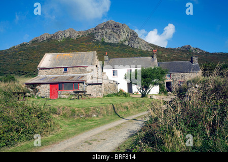 Carn Llidi tor, St David's Head youth hostel, Pembrokeshire, Wales Stock Photo