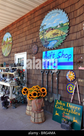 Gift shop at farm stand on north fork of eastern Long Island NY Stock Photo