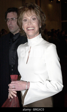 Mary Tyler Moore enters the Kennedy Center prior to the Mark Twain Award being given to Carl Reiner for American humor. Stock Photo