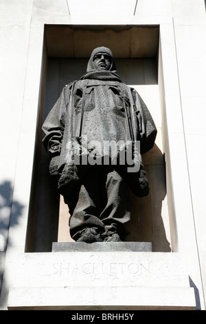 Statue of explorer Ernest Shackleton at the Royal Geographical Society, Exhibition Road, South Kensington, London, UK Stock Photo