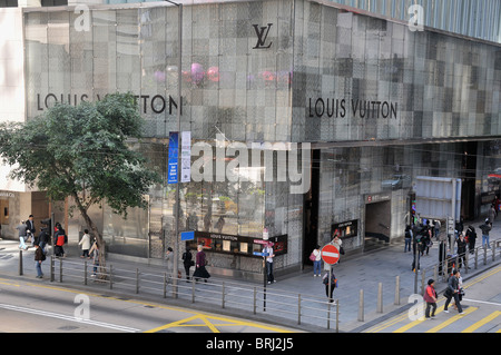 File:HK TST 尖沙咀 Tsim Sha Tsui 廣東道 Canton Road shop BVLGARI n Louis Vuitton  July 2021 SS2.jpg - Wikimedia Commons