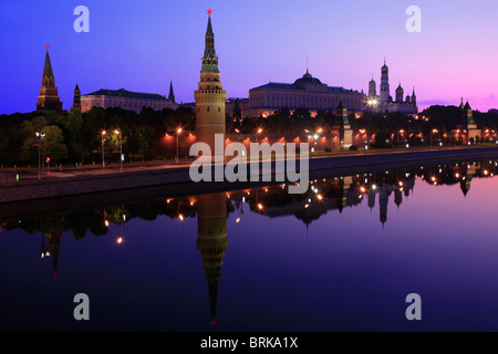 The Kremlin (1482-1495) in Moscow, Russia at dusk Stock Photo