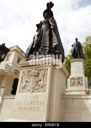 Queen Elizabeth The Queen Mother Memorial The Mall London UK Europe Stock Photo