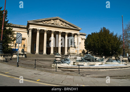 dh King Edward VII statue CLIFTON BRISTOL Bristol University fountains Victoria Rooms english victorian building uk Stock Photo