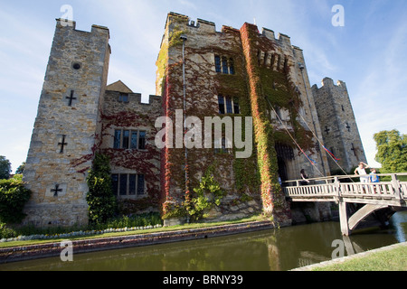 Hever Castle kent moat draw bridge drawbridge 13th Stock Photo