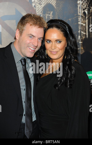 DONAL MACINTYRE & AMEERA DE LA ROSA ACTRESS SPECSAVERS CRIME THRILLER AWARDS 2010 GROSVENOR HOUSE HOTEL LONDON ENGLAND 08 Octo Stock Photo