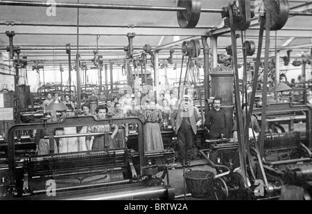 Factory Workers 1930s Stock Photo: 7132158 - Alamy