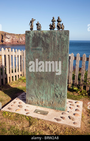 St Abbs, Berwickshire, Scottish Borders, Scotland, UK Bronze memorial sculpture to East Coast Fishing Disaster near St Abbs Head Stock Photo