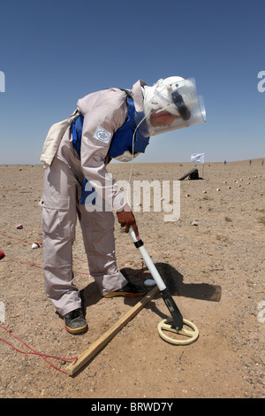 Halo trust clears minefields in Afghanistan Stock Photo