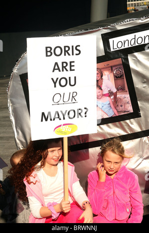 London's Gypsies and Travellers protest outside City Hall demanding that Mayor Boris Johnson stop ignoring them Stock Photo
